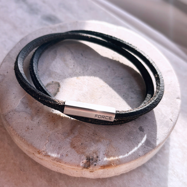 Force armbånd sort læder 2 rk. stål lås 23 cm