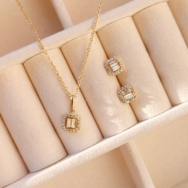 Øreringe baguette cubic zir. 8 kt.