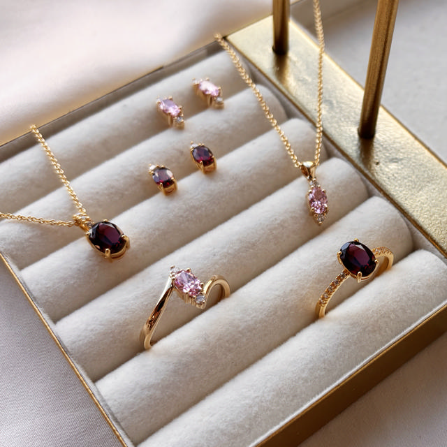 *Øreringe rosa/hvid cubic zir. 8 kt.