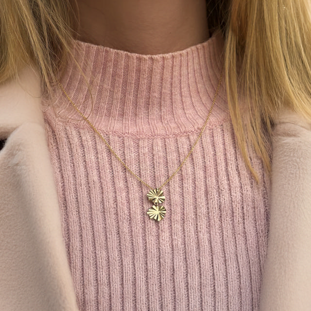 *Vedhæng plissé 8 kt. m. sølvkæde