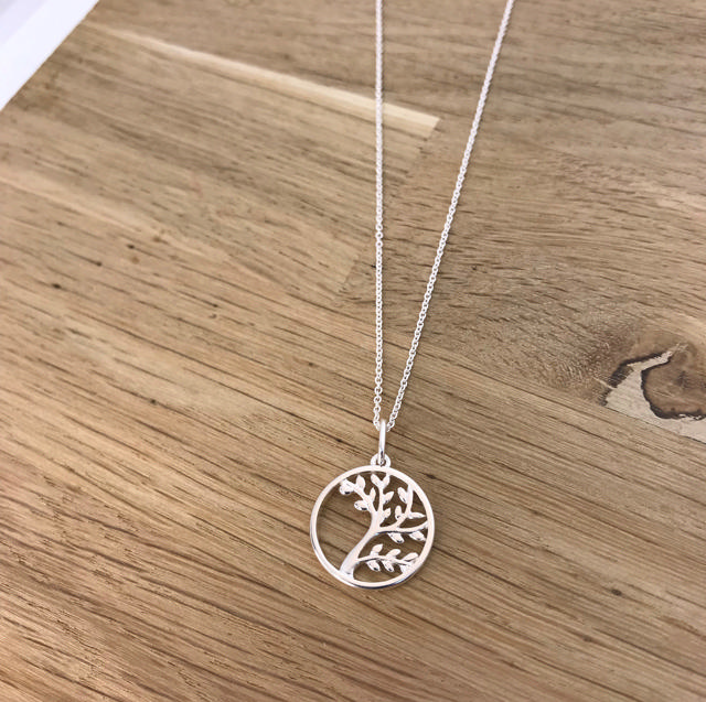 Vedhæng Livets Træ 17 mm. sølv m/kæde