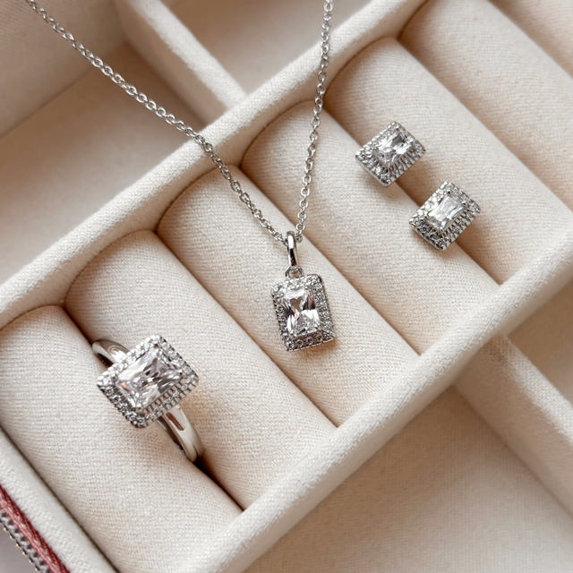 Vedhæng roset hvid cubic zir. sølv rh. m/kæ.