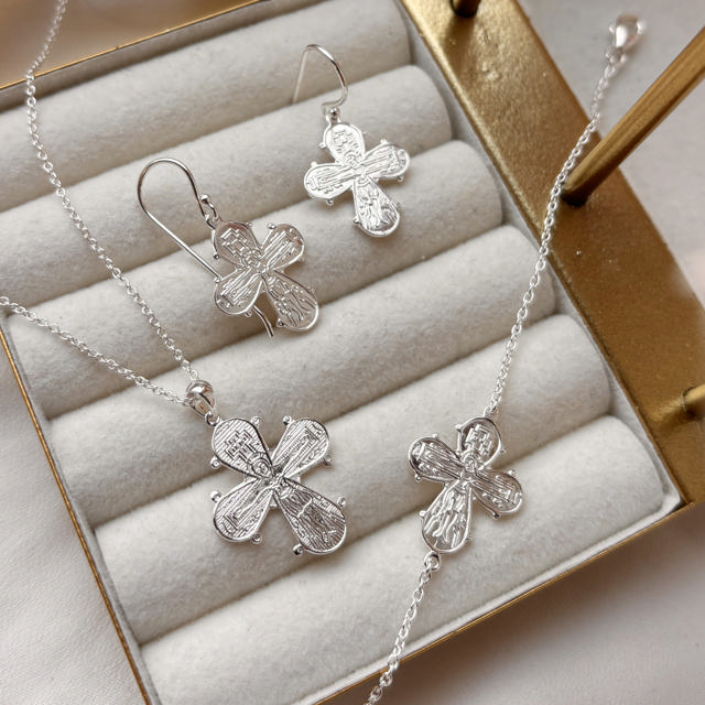 *Dagmarkors 22 x 18 mm sølv m/kæde