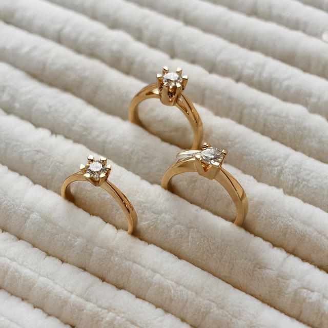 *Kleopatra ring 0,40 H-W/SI 14 kt