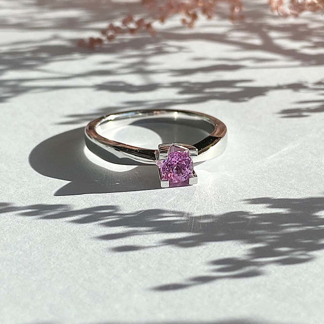 Kleopatra ring 0,40 pink safir 4 kt