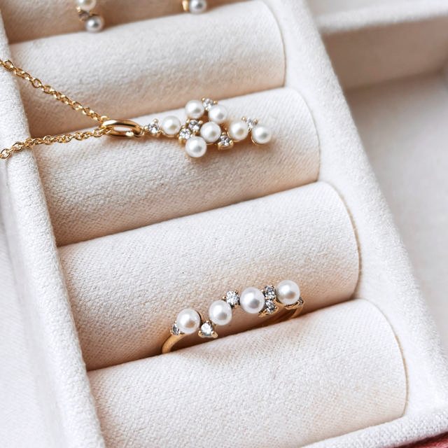 Ring fkp./cubic zir. 8 kt.