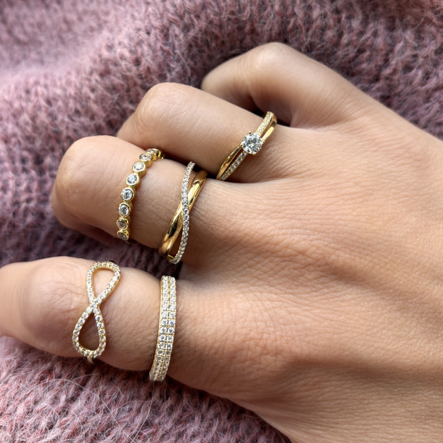 *Ring uendelighedstegn cubic zir. 8 kt.