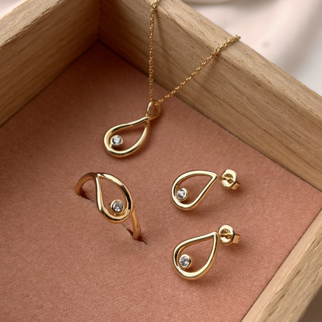 *Ring cubic zir. 8 kt.