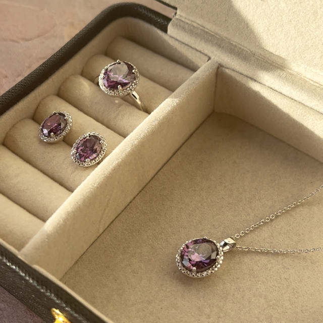 Ring syn. ametyst +cubic zir. sølv rh.