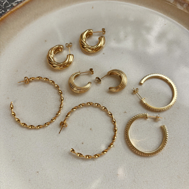 *Molly halvcreoler rillet 20 mm stål guldfarvet