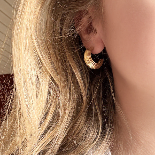 *Molly halvcreoler rillet 20 mm stål guldfarvet