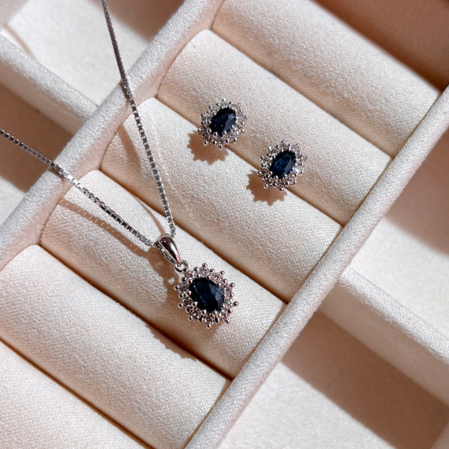 Diana ørepynt roset 0,32 H-W/SI- safir 14 kt.