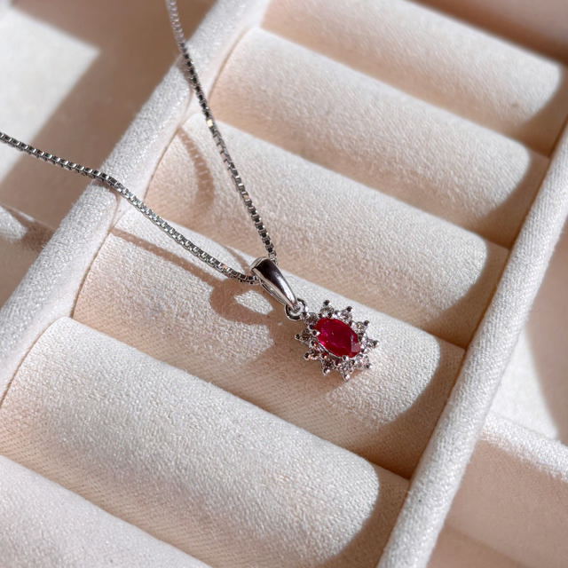 Pendant 0,10 H-W/SI ruby 585 white