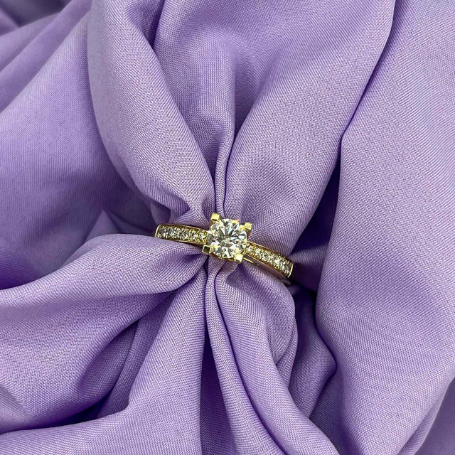 *Kleopatra Queen ring 0,40+0,13 H-W/SI 14 kt